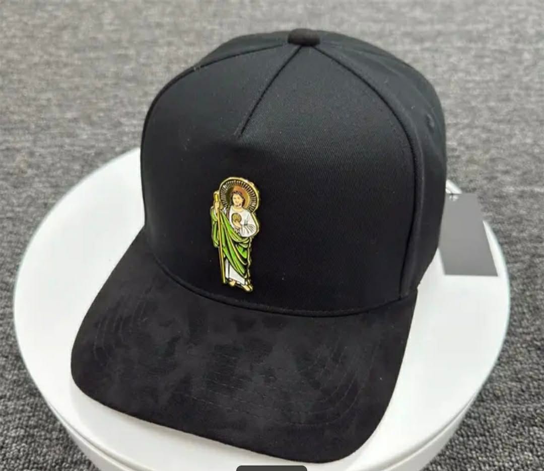Gorra San Judas Premium con Pin Metálico | Visera Gamuza | Oaxaca Caps™